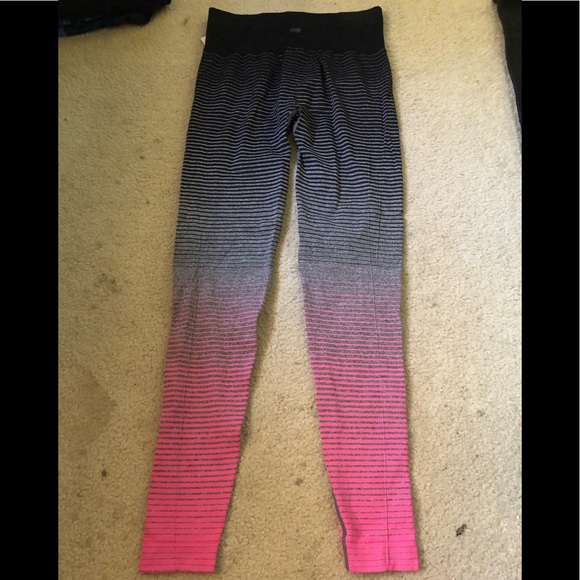 NWT medium Marika leggings - Picture 4 of 4